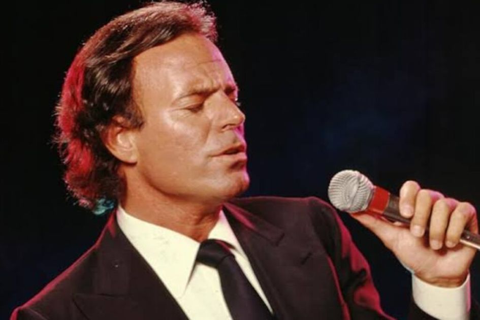 Julio Iglesias enfrenta nueva querella por abusos laborales y sexuales