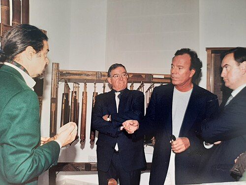 Julio Iglesias enfrenta nueva querella por abusos laborales y sexuales