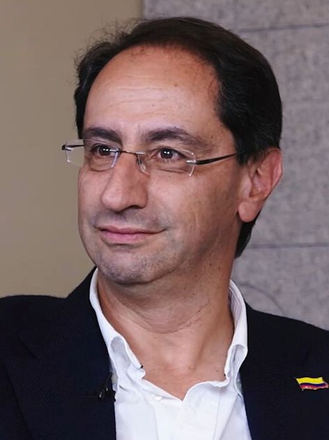 José Manuel Restrepo asciende a la Vicepresidencia tras su trayectoria académica de transporte público