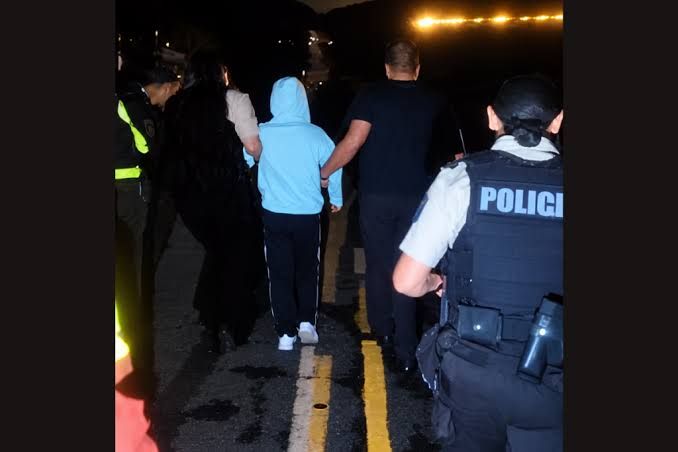 Intervención policial salva vida de mujer en puente antiguo de Guayllabamba