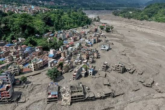 Tragedia Himalaya: 1066 muertos y miles desaparecidos por deslave Nepal-China