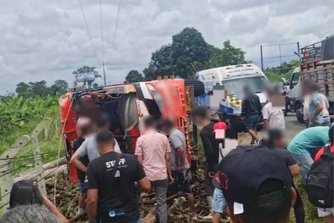 Siniestro vial deja dos muertos y seis heridos en Santo Domingo