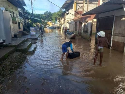 COE evalúa emergencia por lluvias en Esmeraldas tras colapso de viviendas