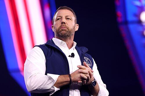 Markwayne Mullin es confirmado como secretario de Seguridad Nacional en un momento crítico para EE.UU.