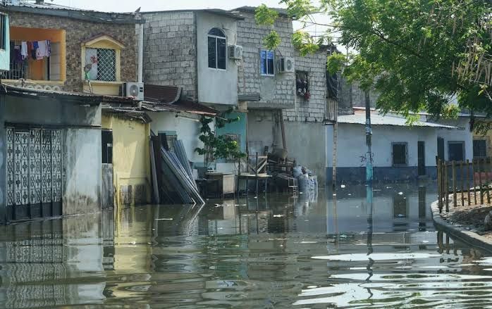 Segunda marea alta alcanza los 4.50 metros este lunes en la costa ecuatoriana
