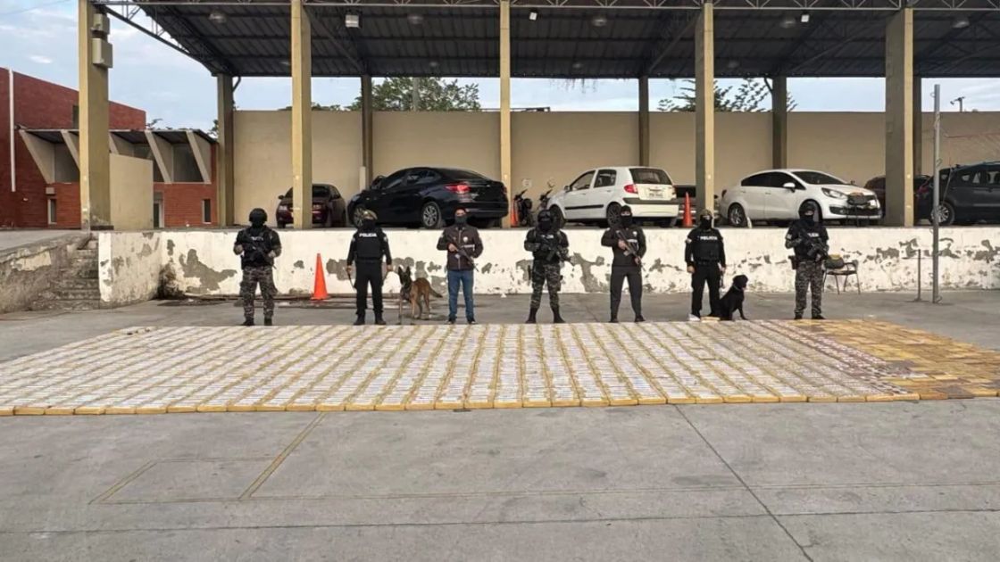 Incautan 1,6 toneladas de cocaína en Puerto de Guayaquil tras arrestar a empleados de firma exportadora