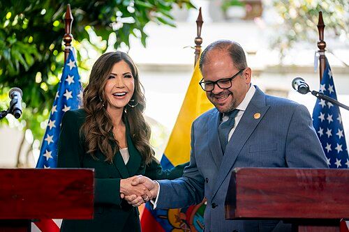 Reimberg celebra acuerdo antinarcóticos con Colombia 