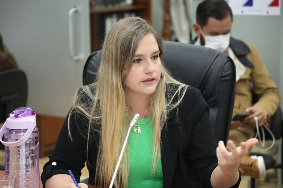 Ana Belén Cordero desmiente alianzas entre CREO y Revolución Ciudadana para comicios 2026