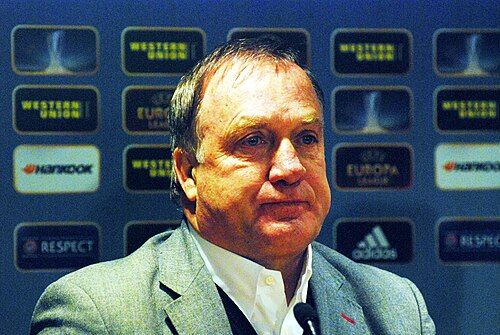 El regreso de Advocaat a Curazao: ¿Una jugada maestra o desesperada?