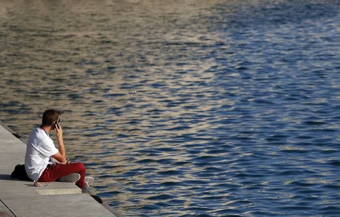 Estudio revela contaminación por 'químicos eternos' en aguas de baño francesas