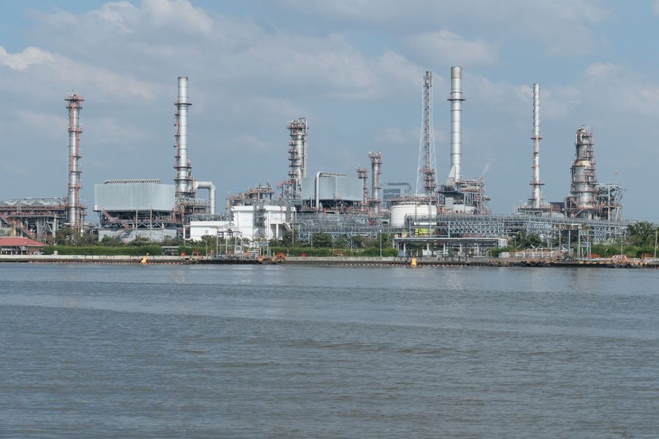 Refinería Esmeraldas recupera el 90% de su capacidad operativa tras devastador incendio