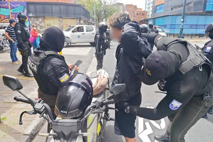 Operativo conjunto de Fuerzas Armadas y Policía desarticula red criminal en Quito