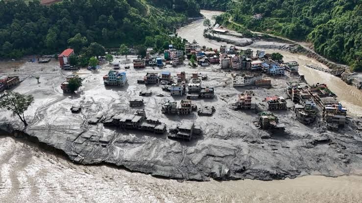 Tragedia en Nepal: La riada del Himalaya deja más de 300 muertos y pone a prueba la cooperación regional