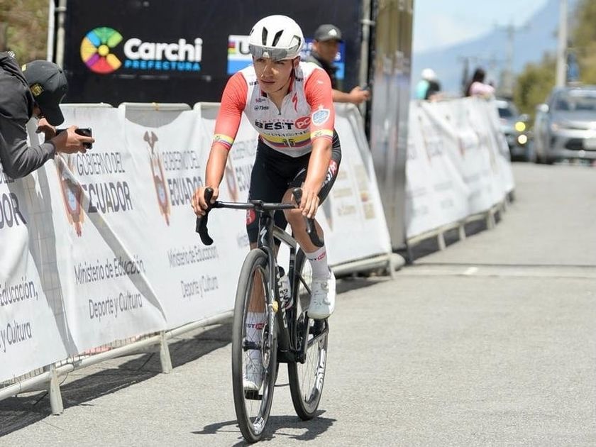 Kevin Navas consolida su dominio en la Vuelta al Ecuador