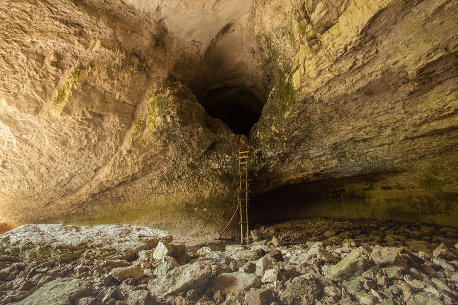 Supervivientes en Laos sorprenden al salir de la cueva por sus propios medios tras días de búsqueda