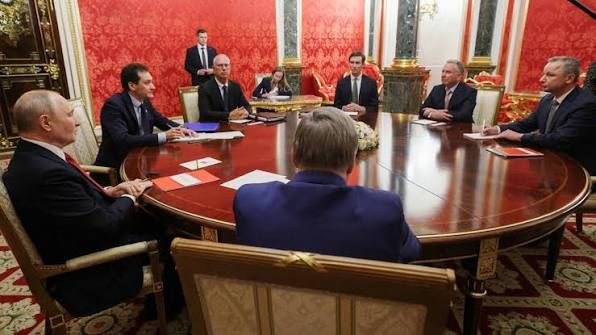 Rusia no descarta reanudar negociaciones trilaterales para la paz con Ucrania