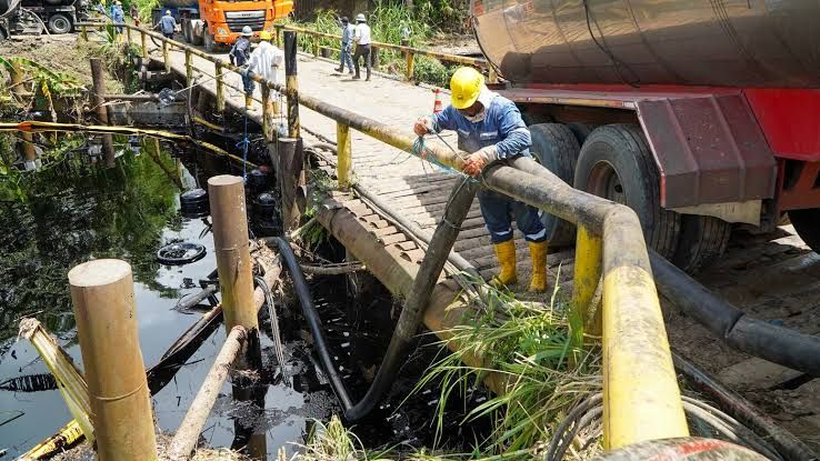 Equipo técnico acelera recuperación del oleoducto tras colapso en el sistema de transporte