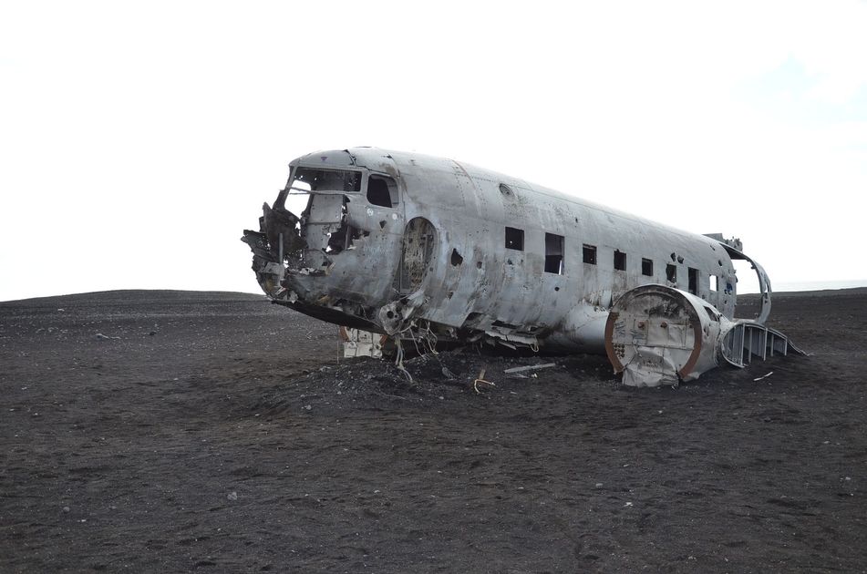 Dos avionetas colisionan en Puebloviejo, Los Ríos, y dejan al menos un fallecido