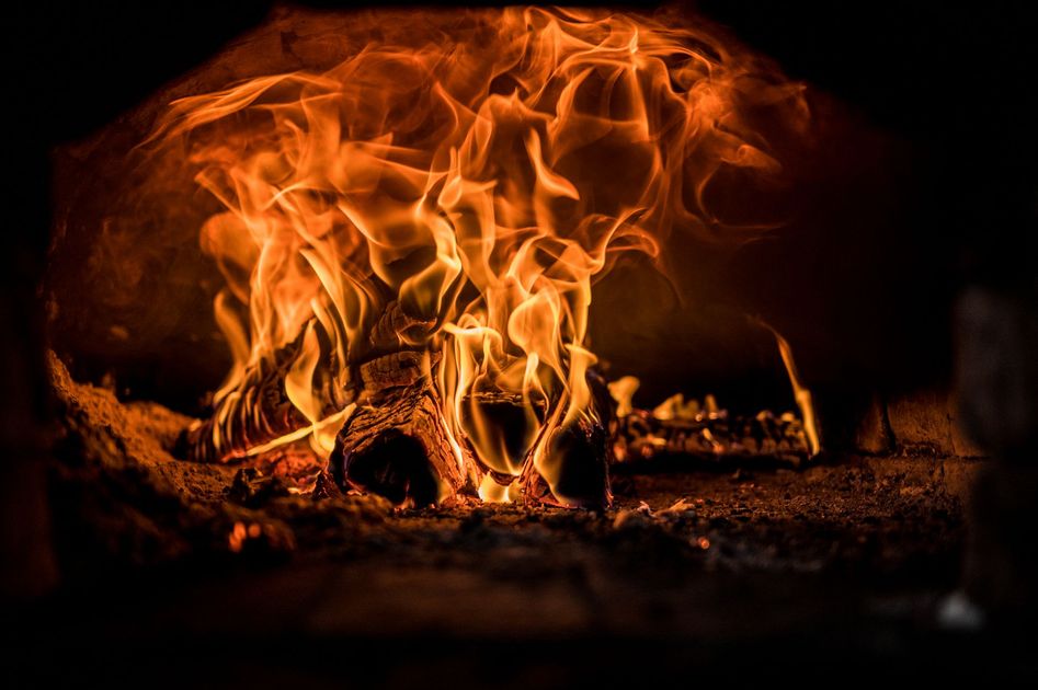 Incendio destruye una bodega y deja dos personas heridas en la provincia de Sucumbíos