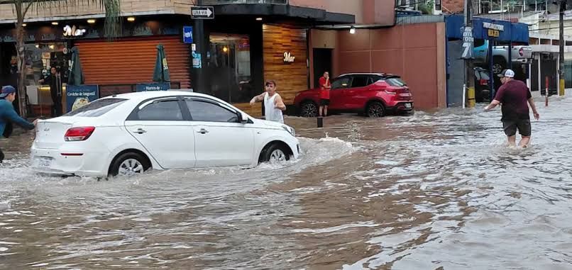 Alerta de la Embajada EE.UU.: Lluvias y tormentas golpean Guayaquil