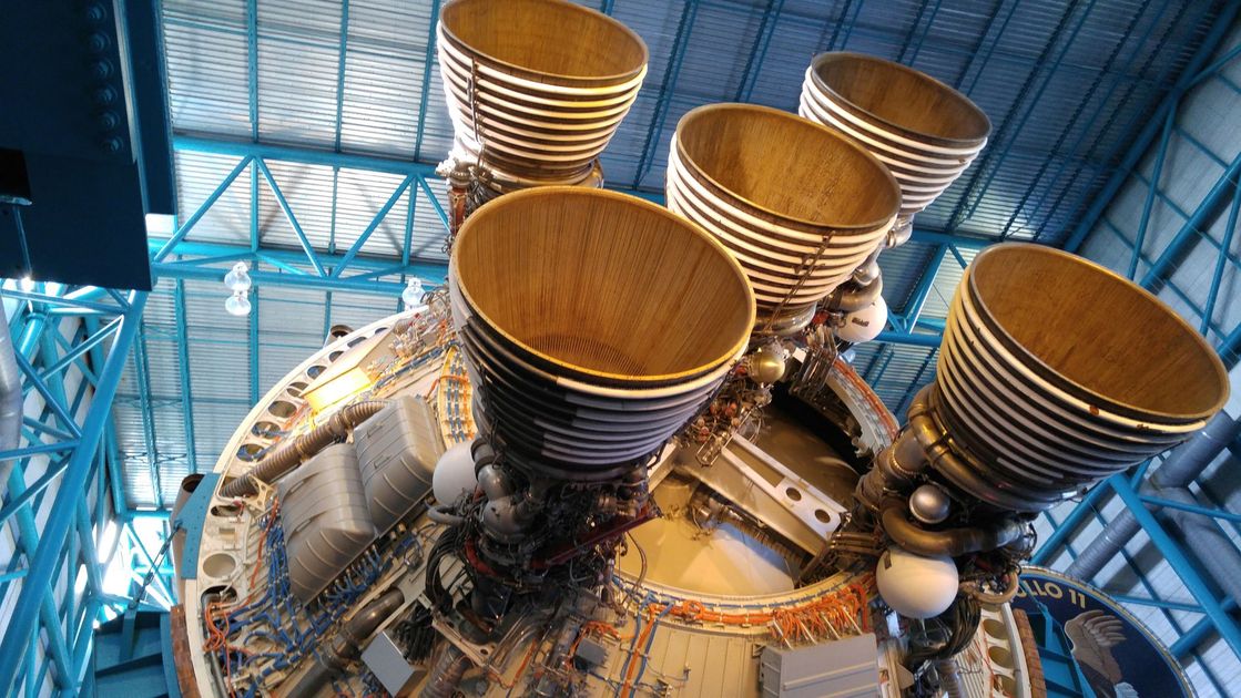 La tripulación de Artemis II se prepara para un histórico reingreso a la Tierra tras orbitar la Luna