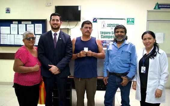 Gobierno completa entrega de camionetas para salud rural en 23 provincias