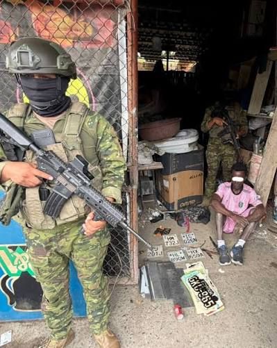 Fuerzas Armadas desmantelan taller clandestino para platicas en Portoviejo