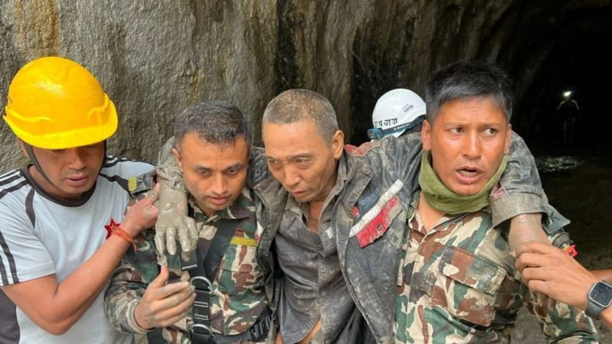 Sobreviviente rescatado tras diez días bajo escombros en Nepal marca récord histórico