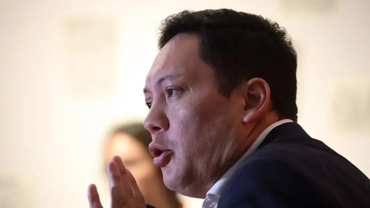 Fiscalía pide procesar a Cristian Zamora por enriquecimiento ilícito tras su salida del país