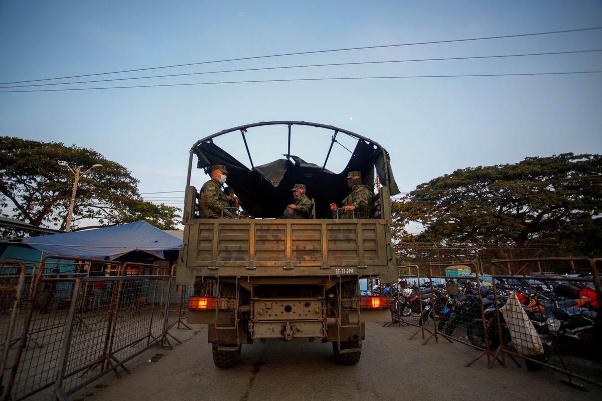 Ejército asume investigación de presuntos abusos sexuales en penitenciaría femenina del Guayas