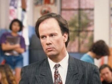 Dennis Haskins, el icónico director Belding de 'Saved by the Bell', muere a los 75 años