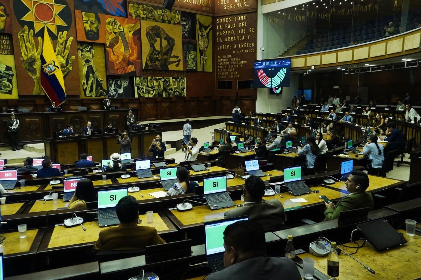 Asamblea aprueba ley que fija hasta 26 años de cárcel por reclutamiento de menores