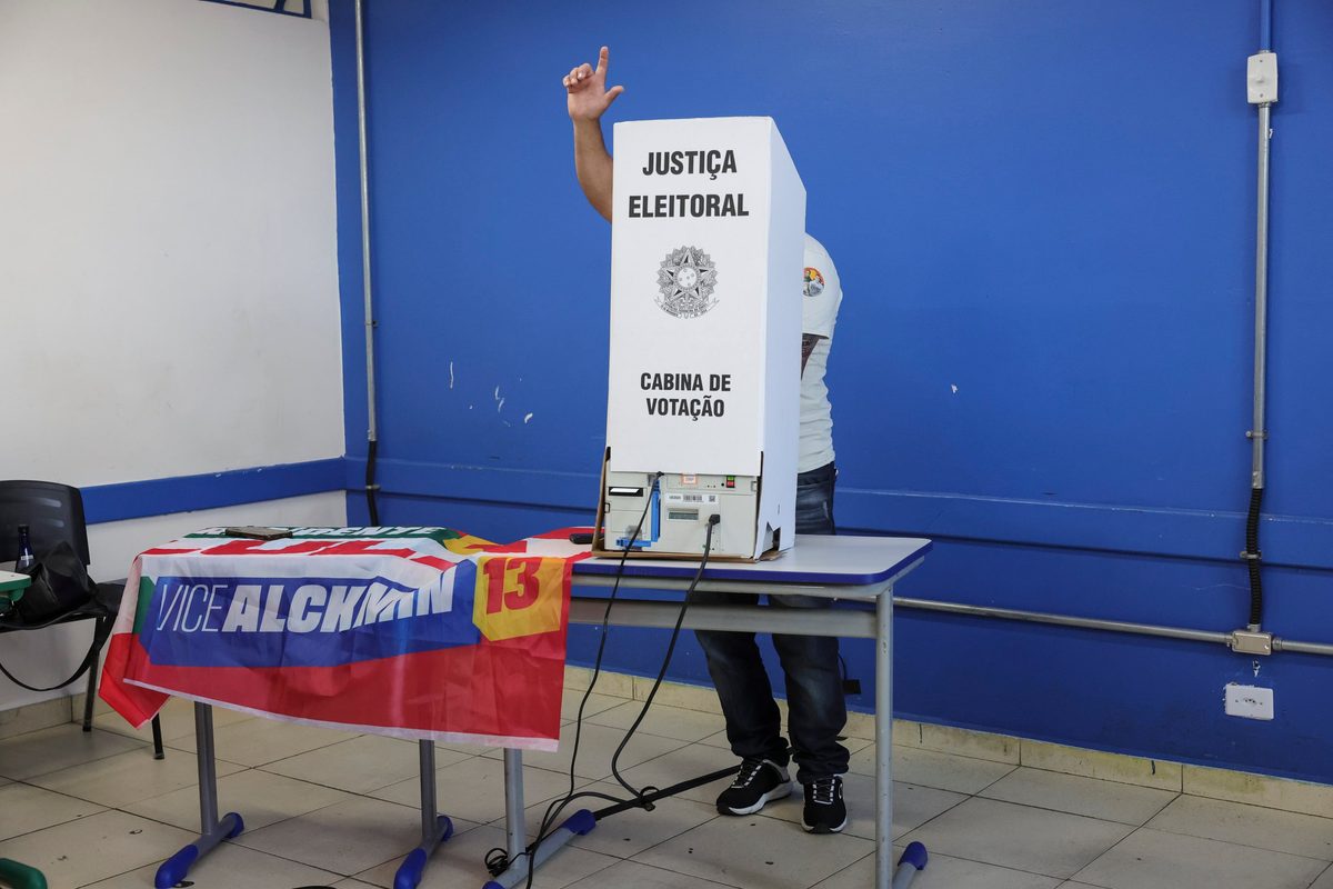 Brasil enfrenta balotaje electoral: Bolsonaro y Lula se enfrentan en definición histórica