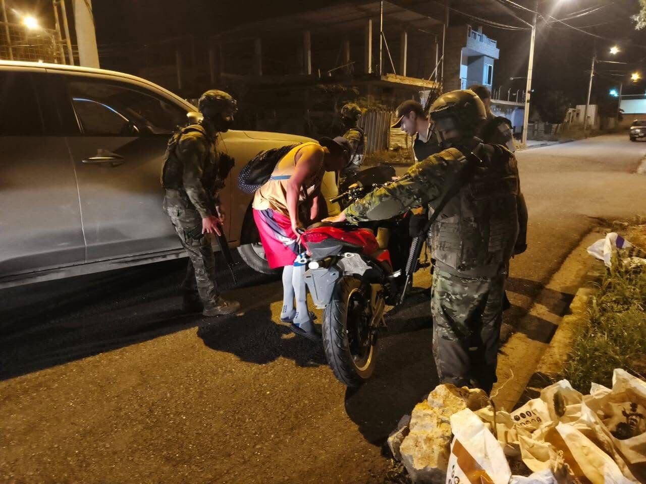 Toque de queda deja 112 detenidos y 40 allanamientos en Guayaquil durante su segundo día de aplicación