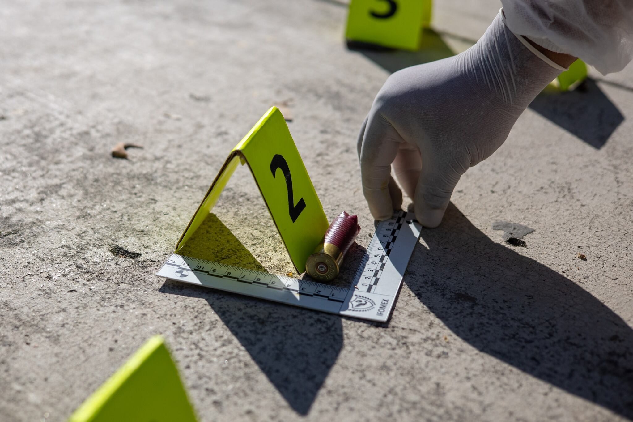 Hallan ocho cuerpos decapitados en Azuay: La violencia criminal alcanza niveles inaceptables
