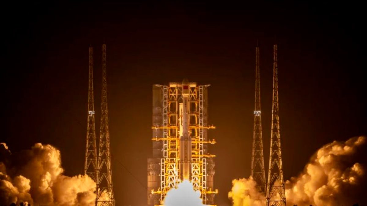 Explosión de cohete chino tras lanzamiento satelital alerta al sector aeroespacial global