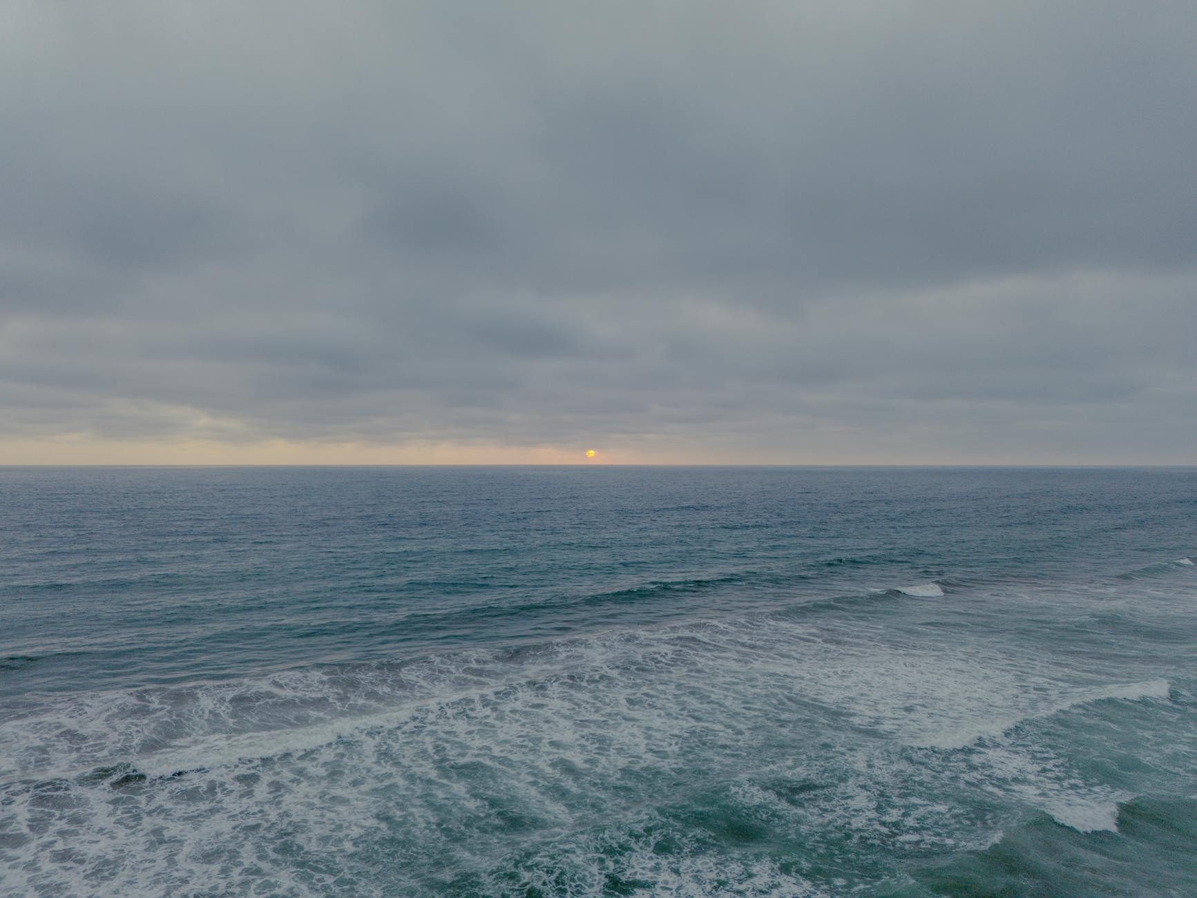 Santa Elena avanza en la normalización del servicio eléctrico con la instalación de un nuevo transformador