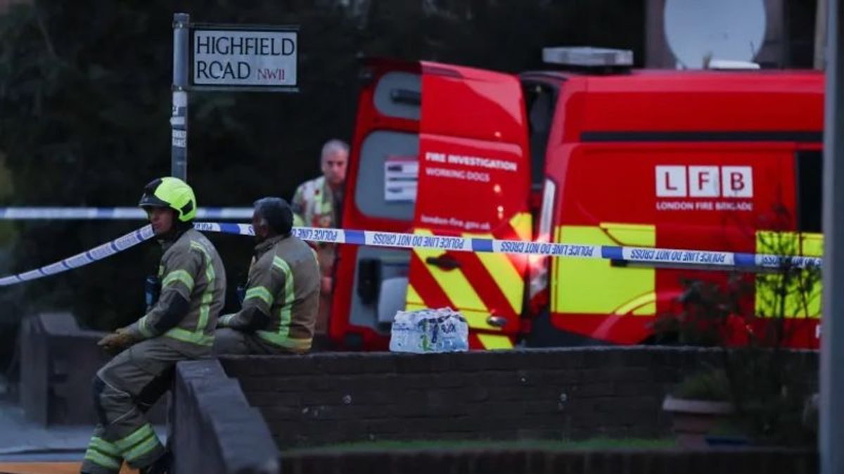 Ambulancias de voluntarios judíos son incendiadas frente a sinagoga en Londres en ataque antisemita