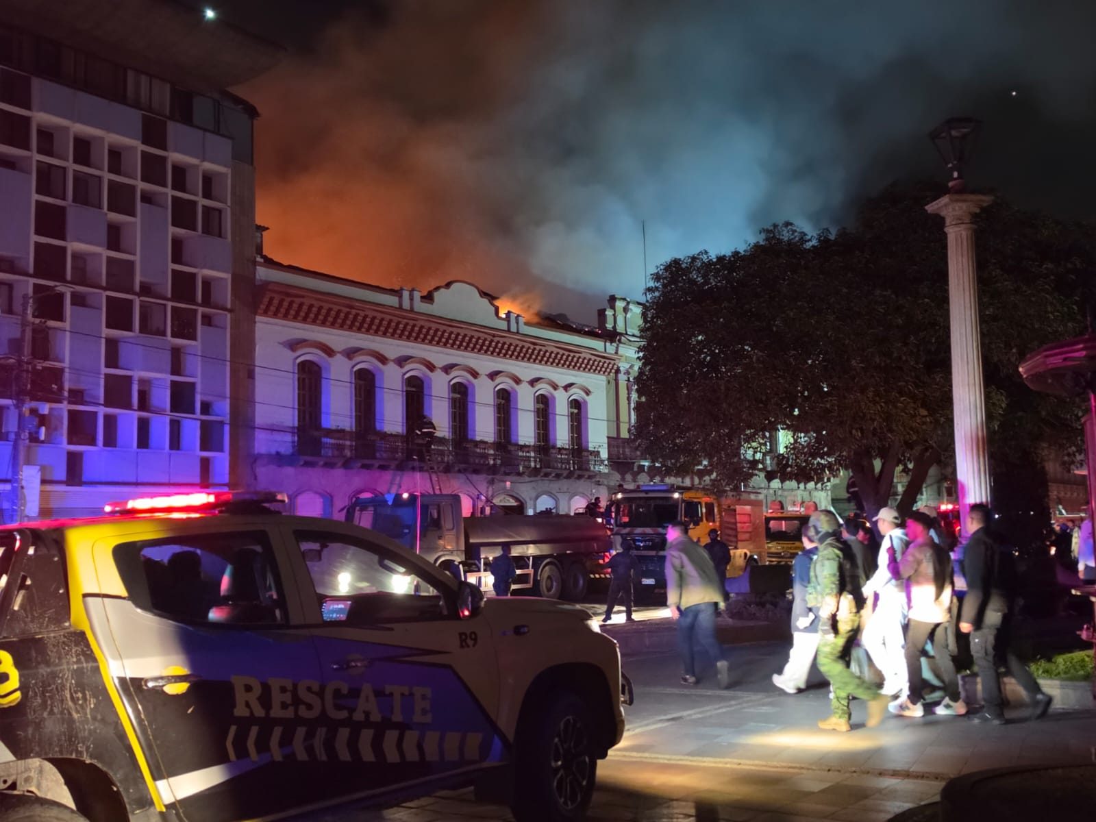 Incendio estructural en Riobamba: Bomberos logran control sin reportar heridos