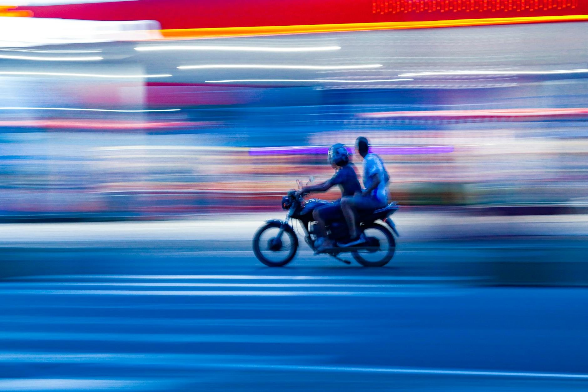 Motociclista pierde la vida tras colisionar contra un automóvil en Jipijapa: la crisis vial que no cesa en Manabí