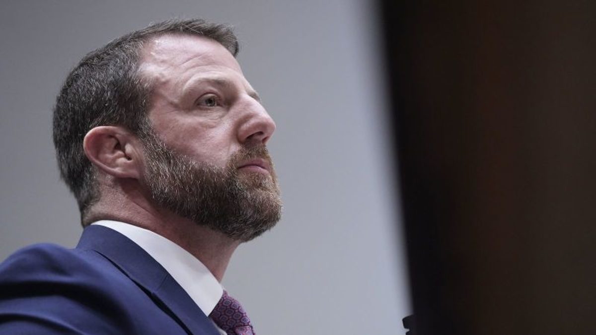 Markwayne Mullin es confirmado como secretario de Seguridad Nacional en un momento crítico para EE.UU.