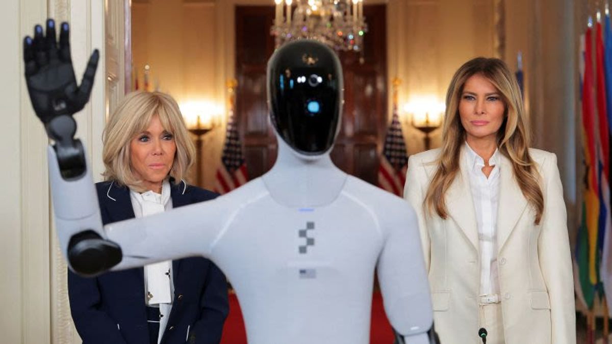 Melania Trump sorprende con robot humanoide con IA en cumbre de primeras damas en la Casa Blanca
