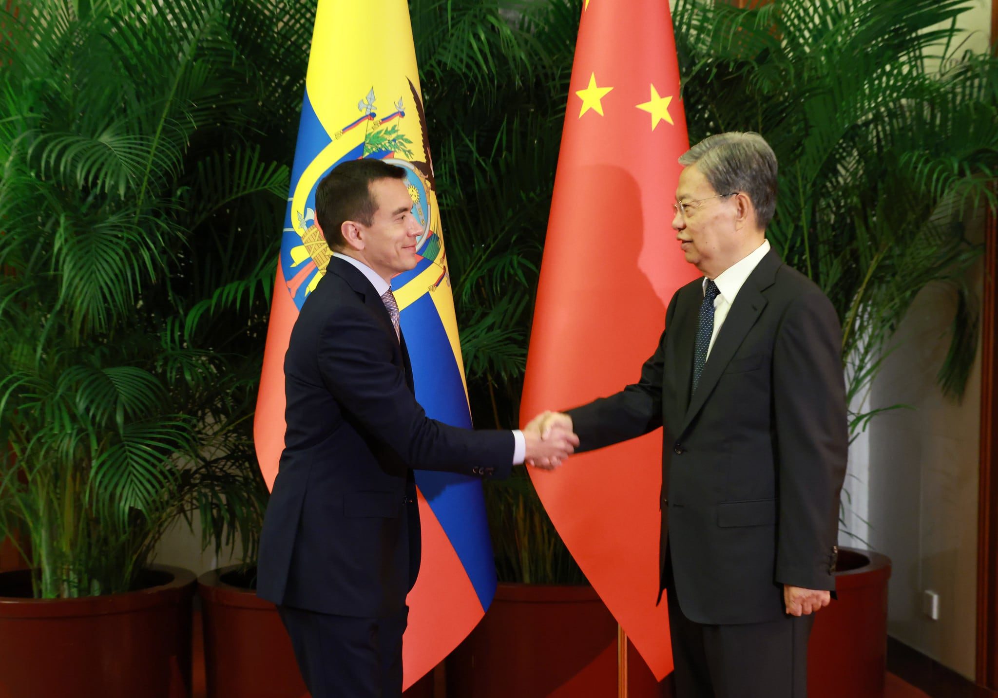 Noboa busca reforzar lazos comerciales con China en reunión clave con Li Qiang