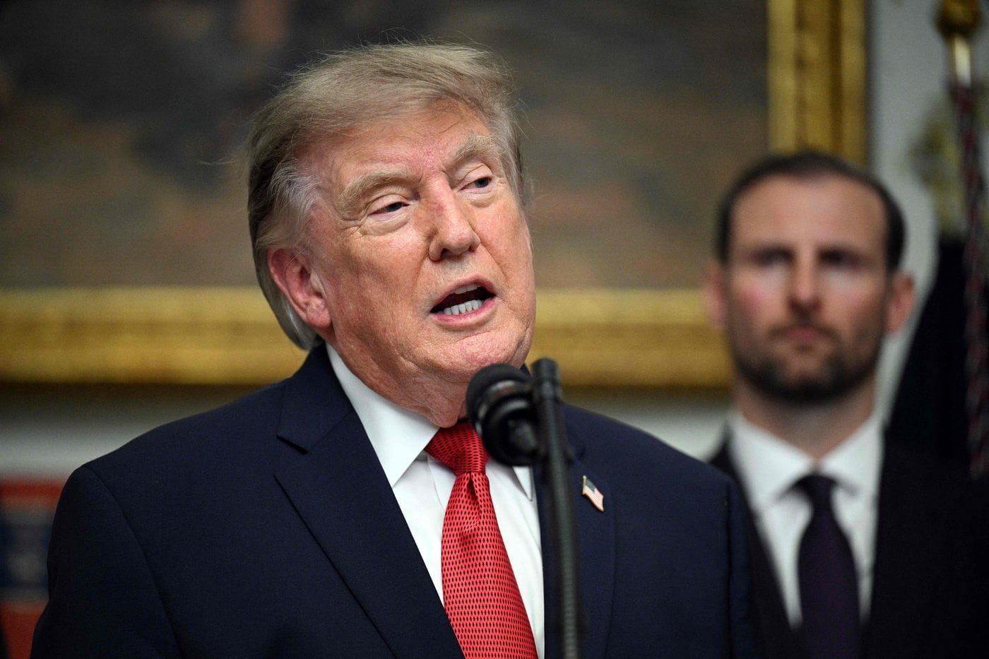 Trump anuncia ofensiva económica global para aislar a Irán y amenaza con guerra comercial