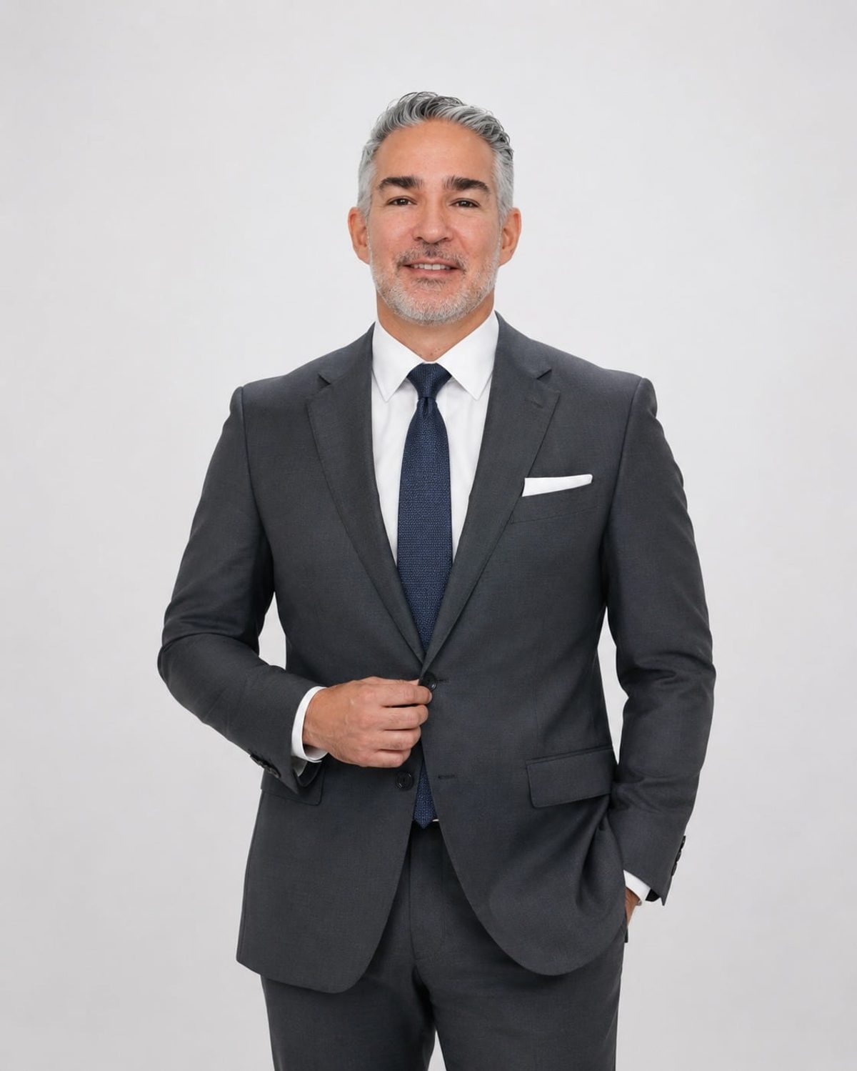 Noboa designa a Luis Váscones como nuevo director del Senae tras reforma administrativa