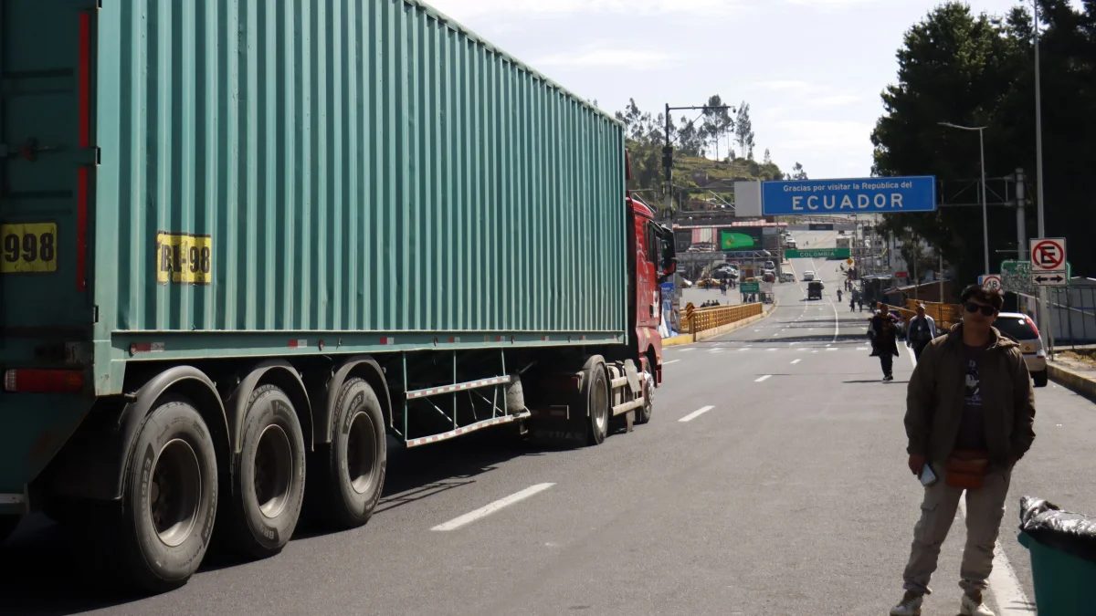 Ecuador aplica arancel del 100% a productos colombianos para proteger la industria nacional