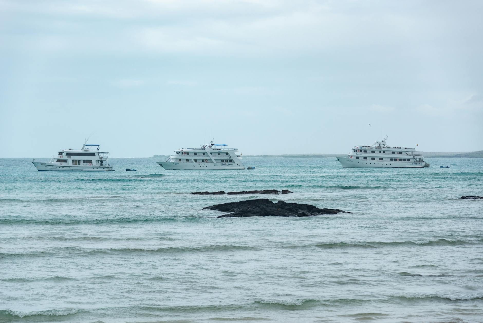El superyate de Mark Zuckerberg en Galápagos enciende debate sobre turismo de lujo y conservación