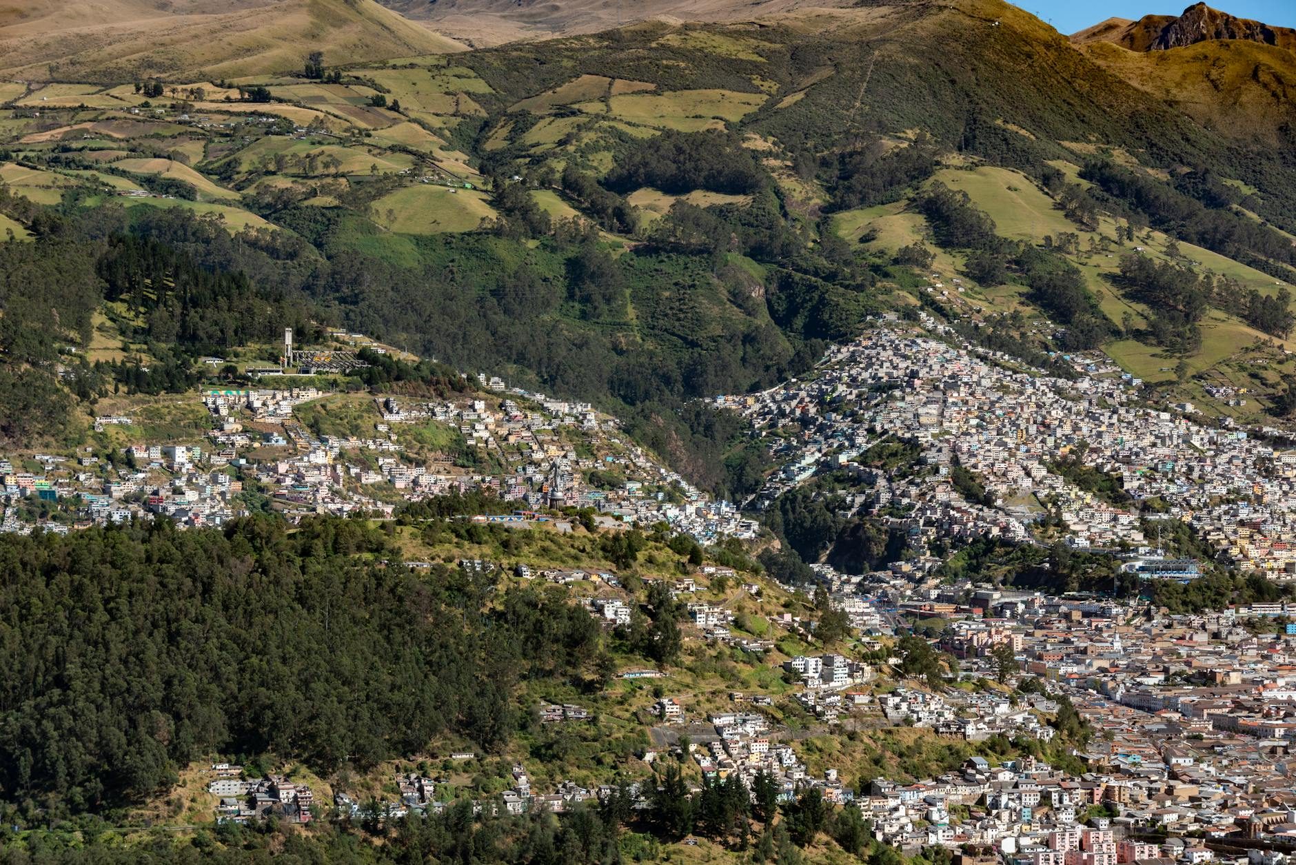 Ministra Manzano aclara que los apagones en Quito y Guayaquil son fallas de distribución