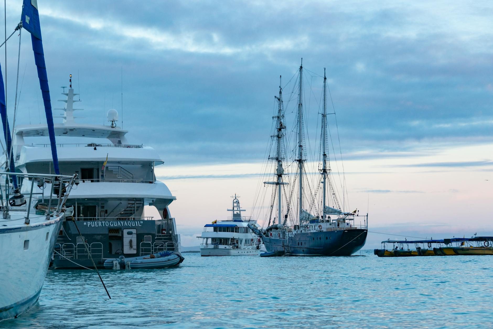 Pasajeros del crucero MV Hondius siguen varados por brote de hantavirus sin salida inmediata