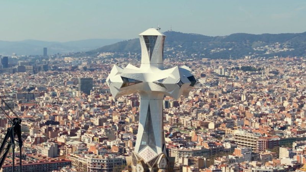 El papa León XIV inaugura la torre más alta de la Sagrada Familia en Barcelona